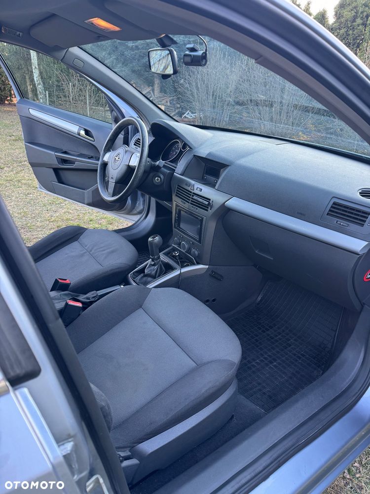 Opel Astra 1.4 Essentia - 11