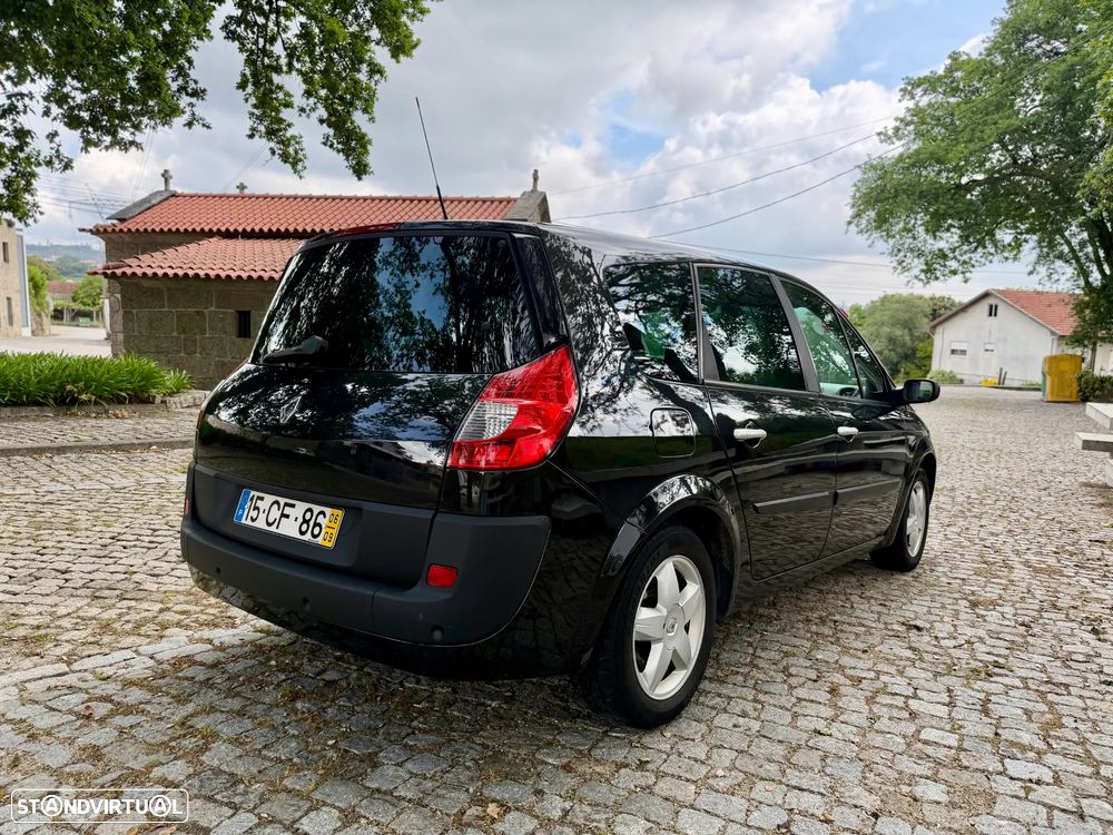 Renault Mégane Scénic - 8