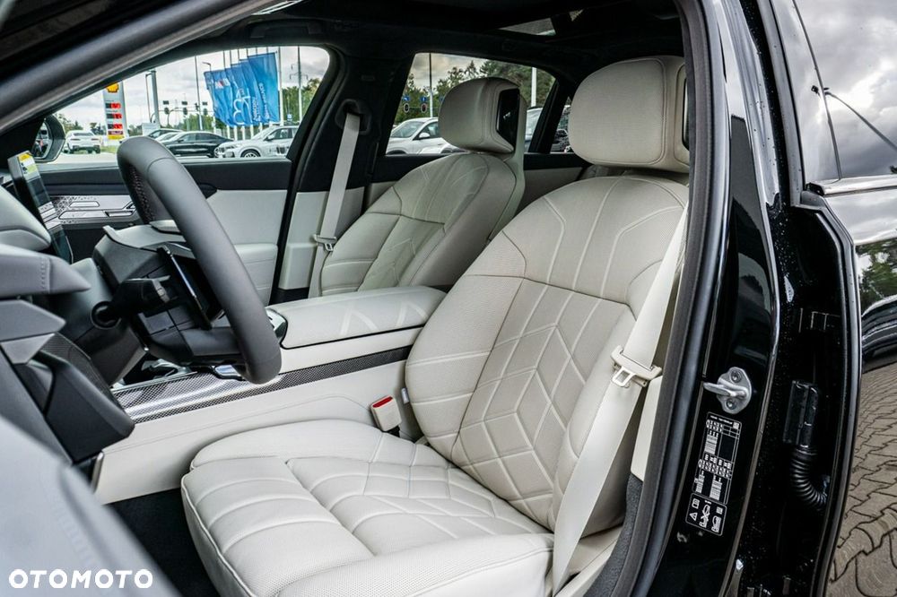 BMW Seria 7 - 12
