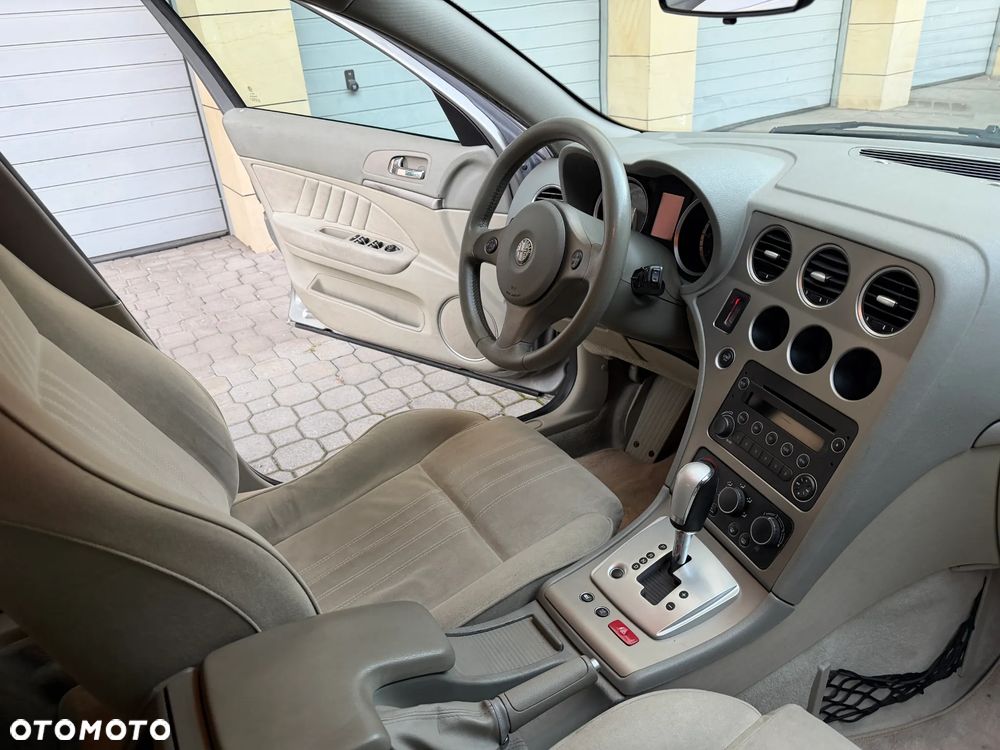 Alfa Romeo 159 1.9JTDM Q-ti - 16