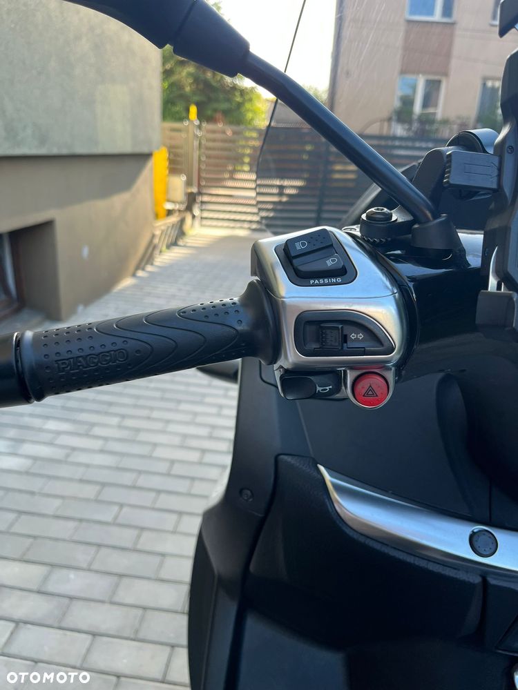 Piaggio MP-3 - 9