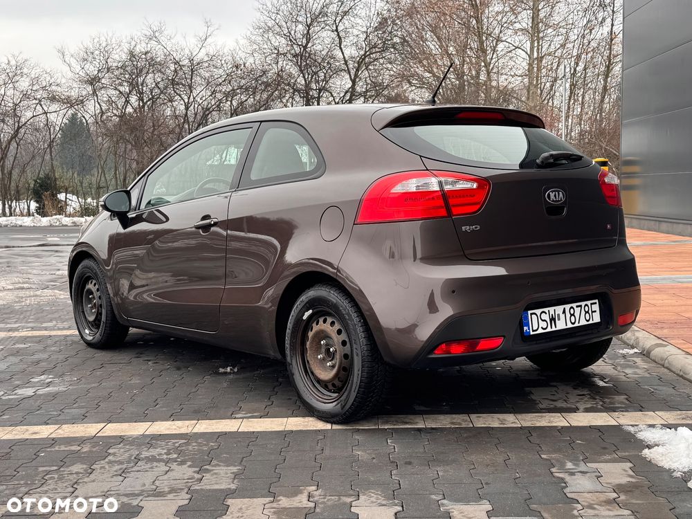 Kia Rio 1.4 L - 9