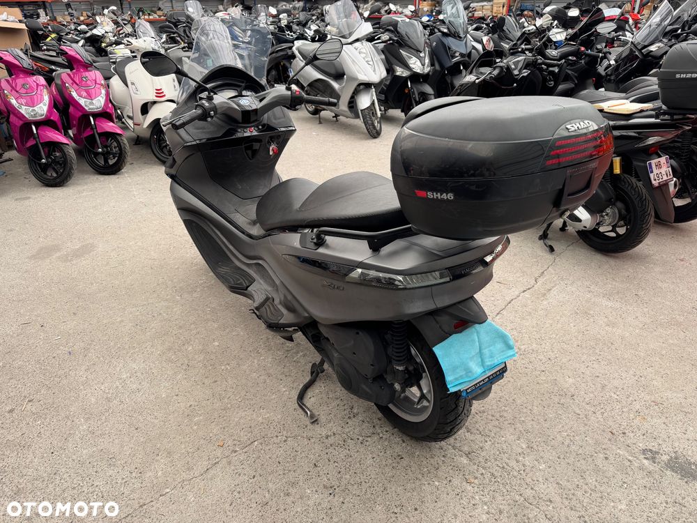 Piaggio X10 - 5