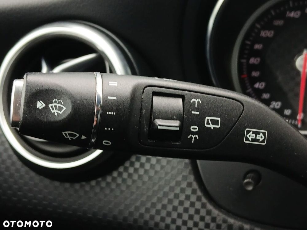 Mercedes-Benz Klasa A 200 7G-DCT - 33