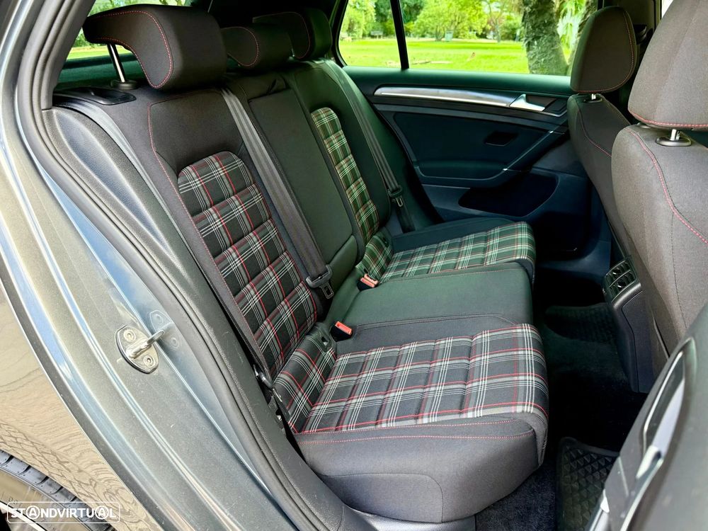 VW Golf GTI 2.0 TSI OPF DSG Performance - 12