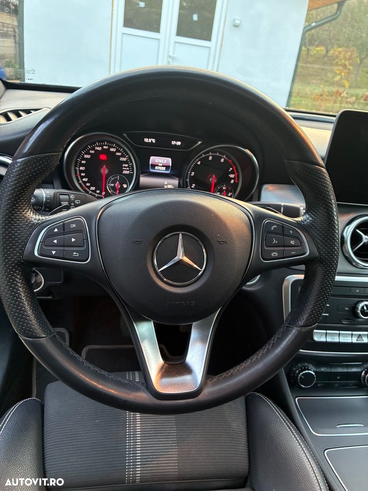 Mercedes-Benz GLA - 26