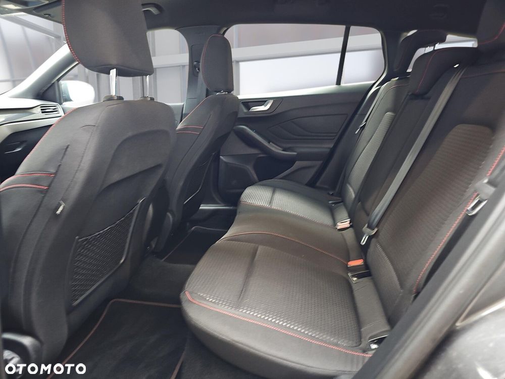 Ford Focus SW 1.0 EcoBoost mHEV ST-Line X - 10