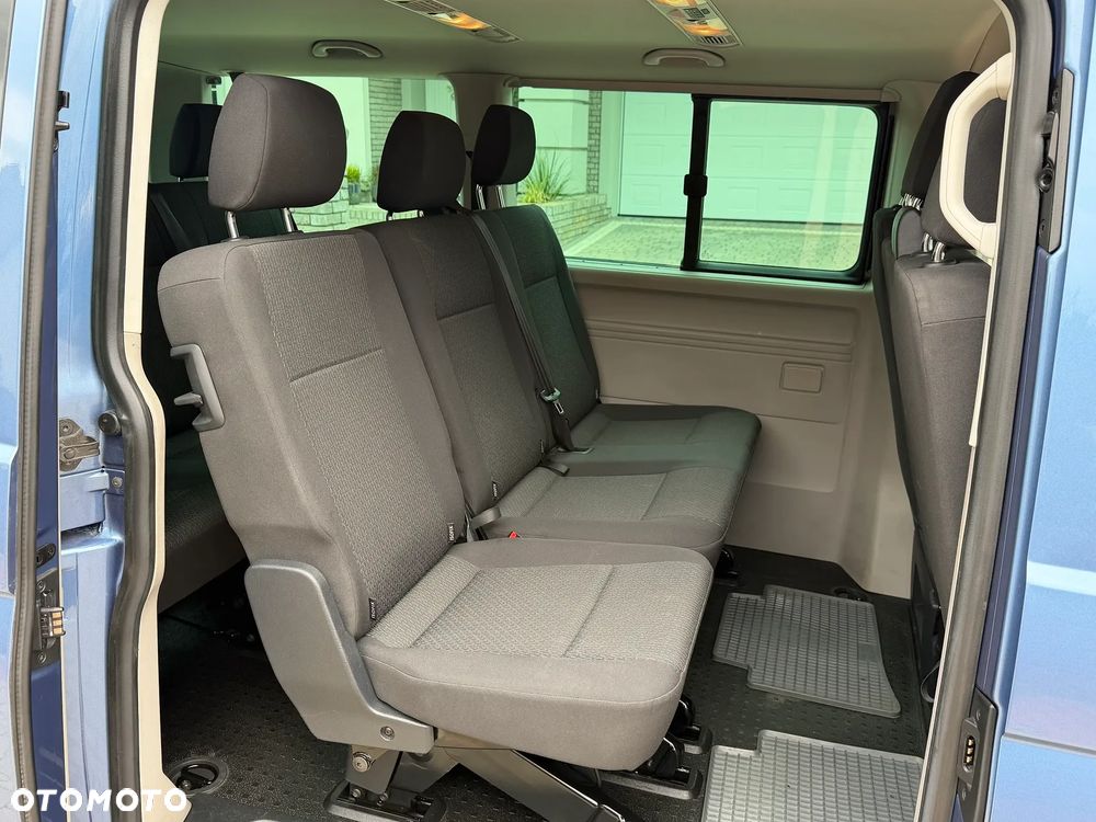Volkswagen Caravelle - 10