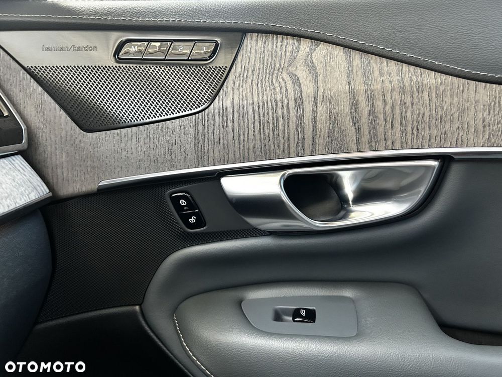 Volvo XC 90 - 22