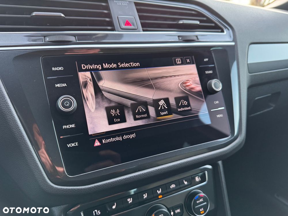 Volkswagen Tiguan - 35