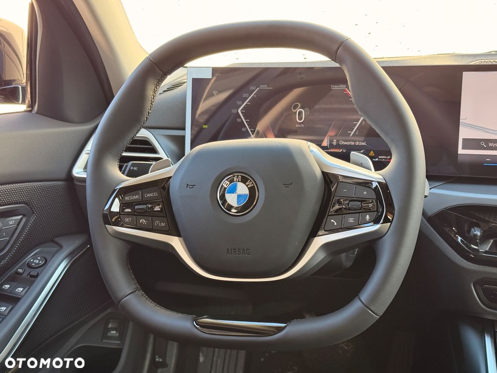 BMW Seria 3 320i sport - 13