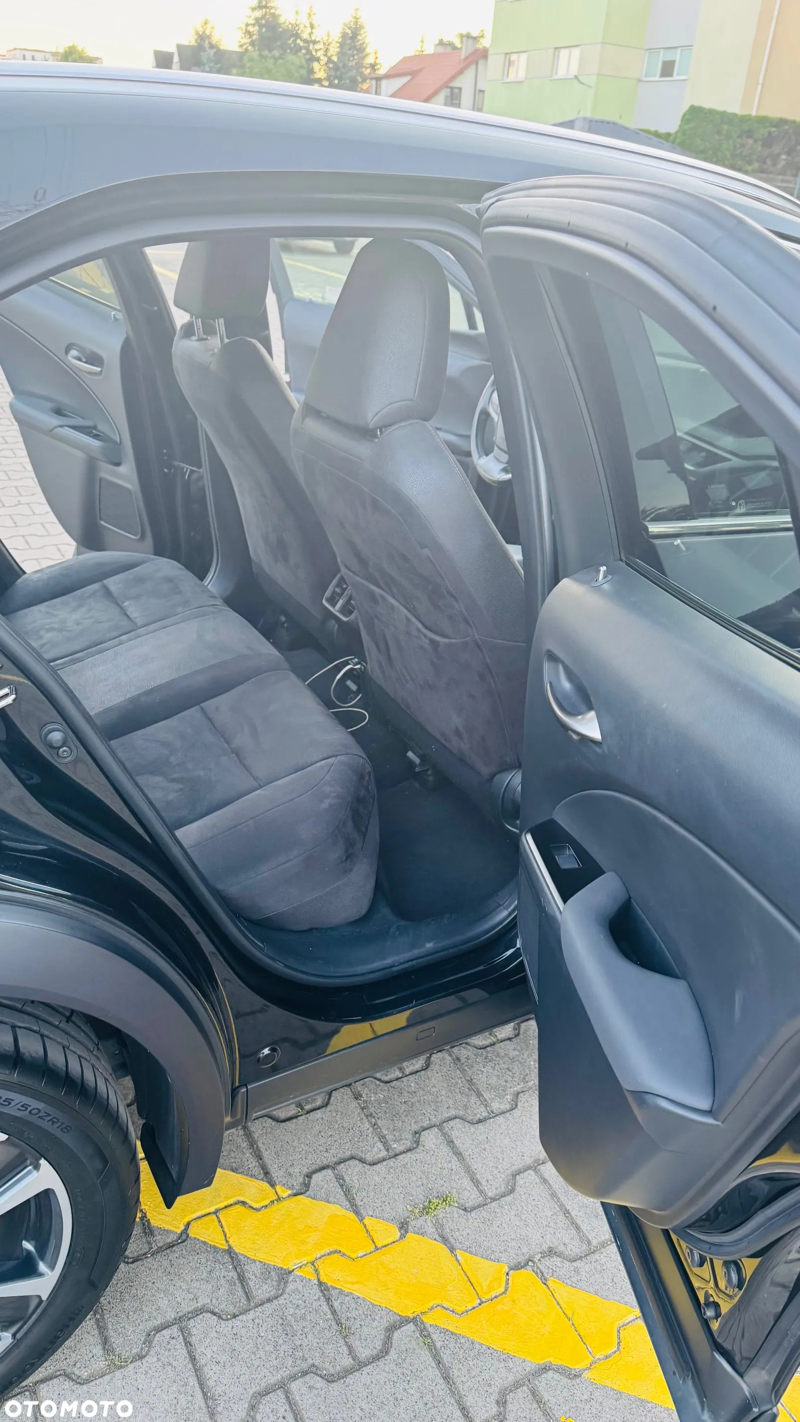 Lexus UX - 7