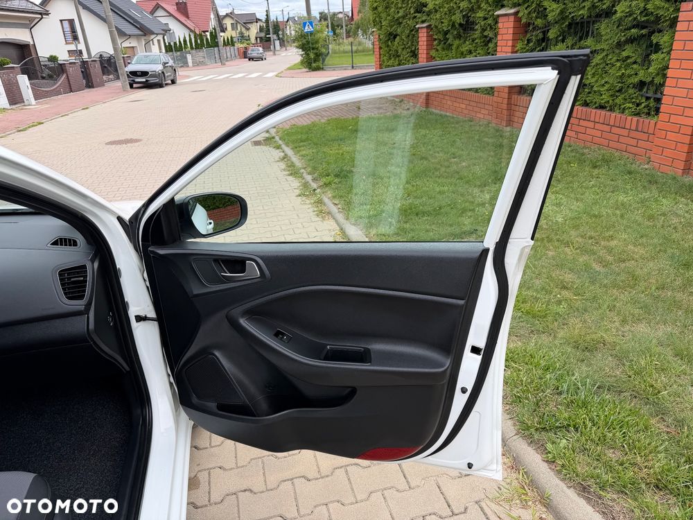 Hyundai i20 1.25 Wersja Jubileuszowa - 39