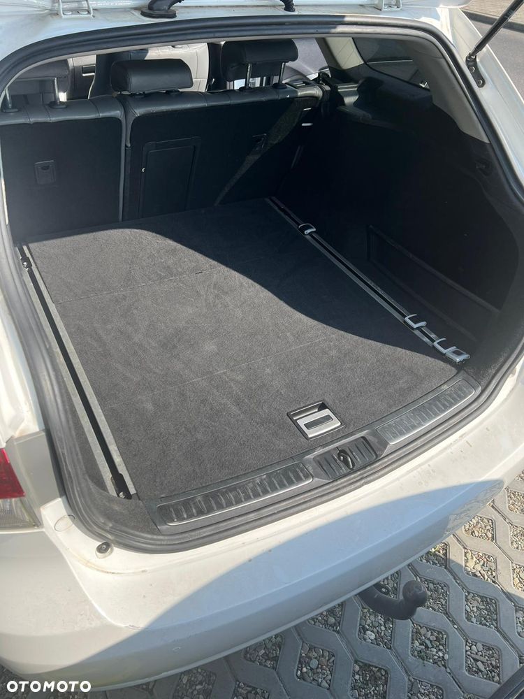 Toyota Avensis 1.8 Multidrive Business Edition - 26