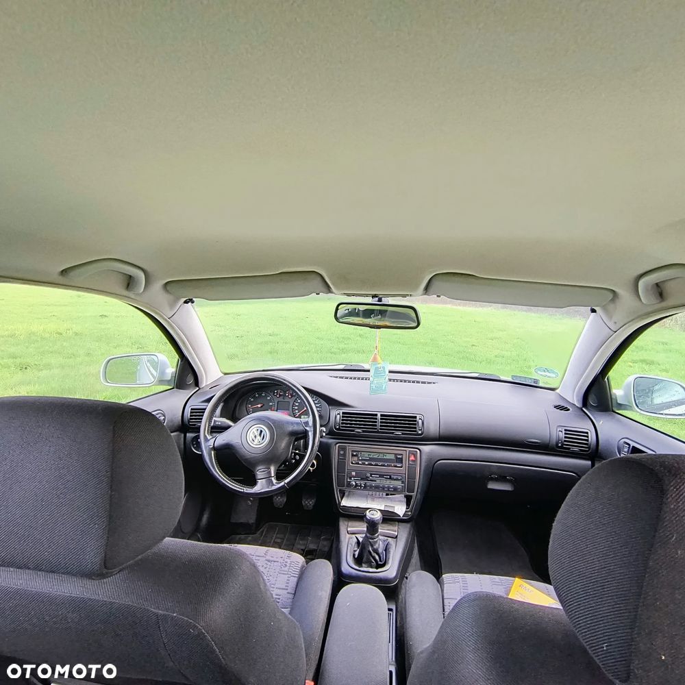 Volkswagen Passat 2.3 V5 Comfortline - 6