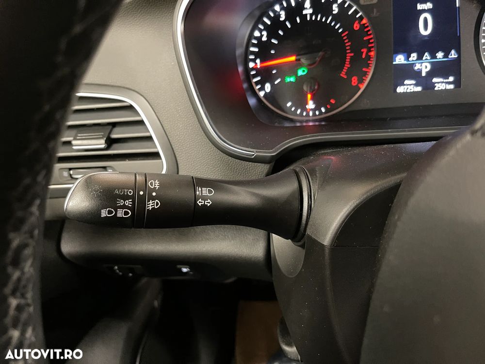 Renault Megane TCe EDC Zen - 23