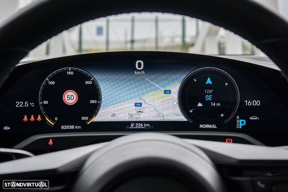 Porsche Taycan 4S - 16