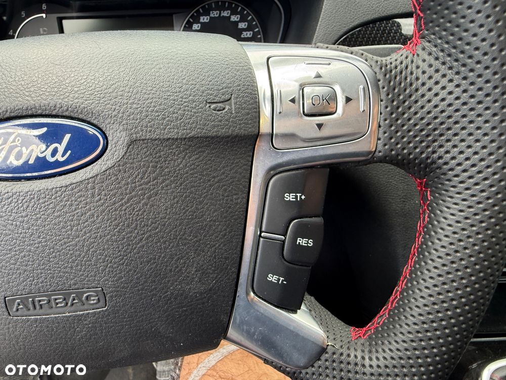 Ford S-Max 2.0 TDCi DPF Titanium - 32