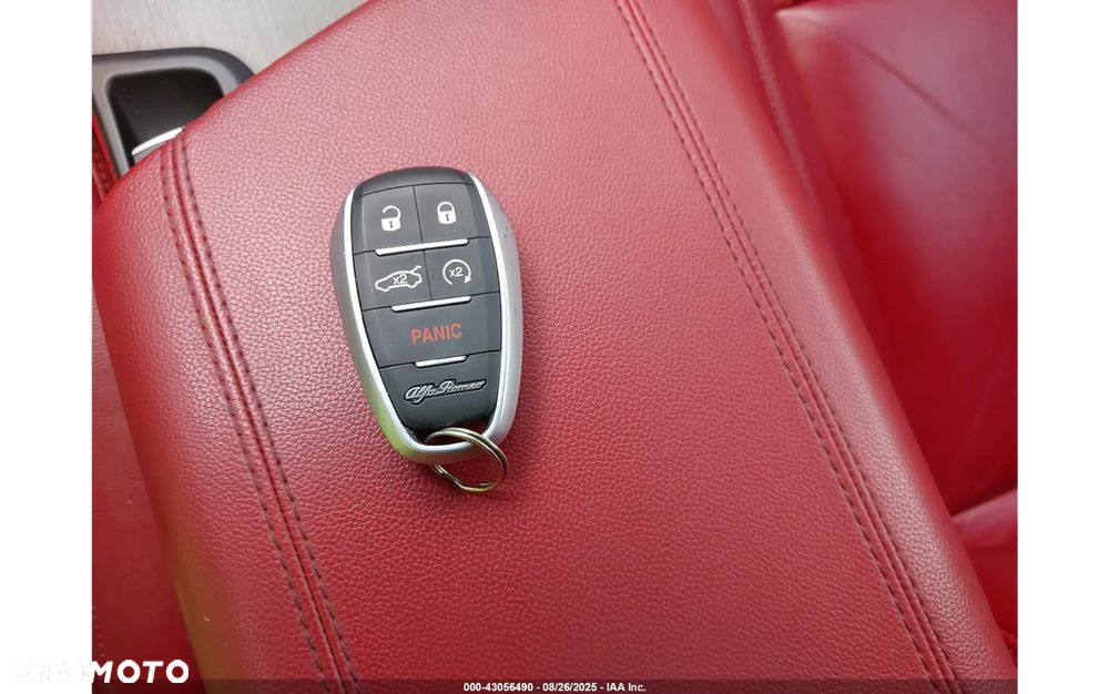 Alfa Romeo Stelvio - 12