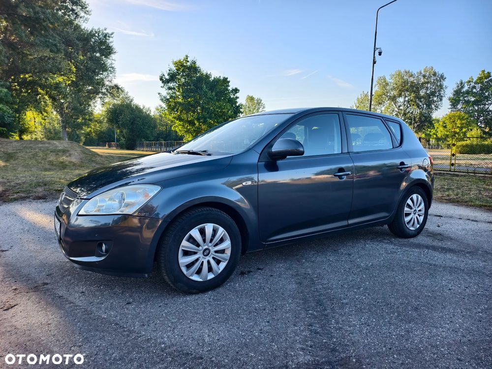 Kia Ceed - 13
