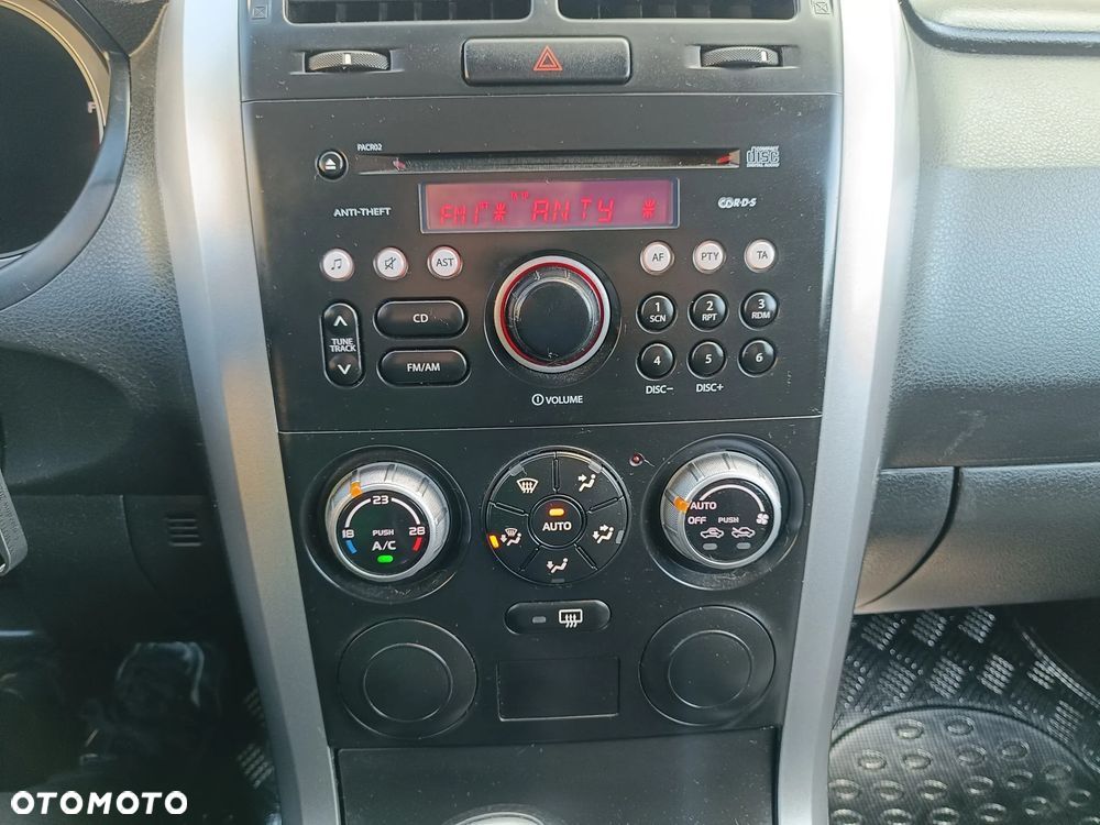 Suzuki Grand Vitara 1.6 Comfort - 24