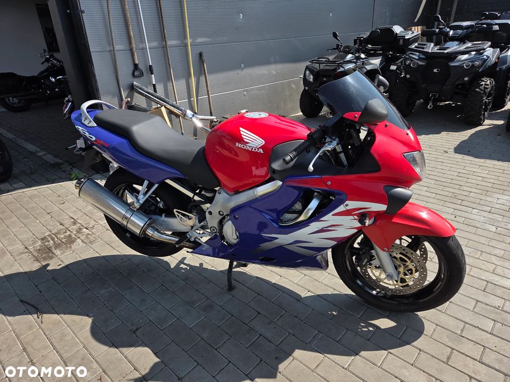 Honda CBR - 1