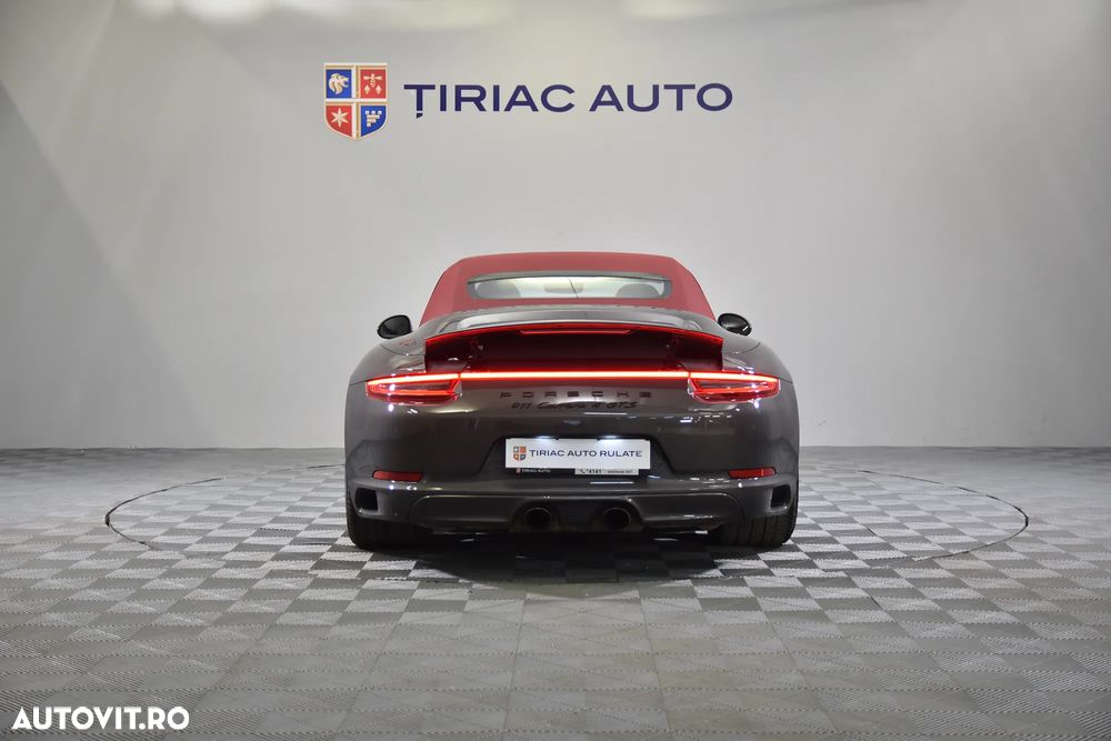 Porsche 911 Carrera 4 GTS PDK - 4
