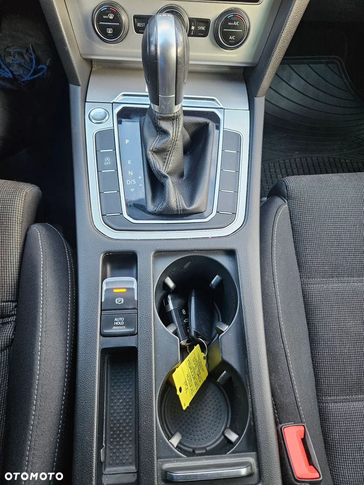 Volkswagen Passat Variant 2.0 TDI Comfortline DSG - 32