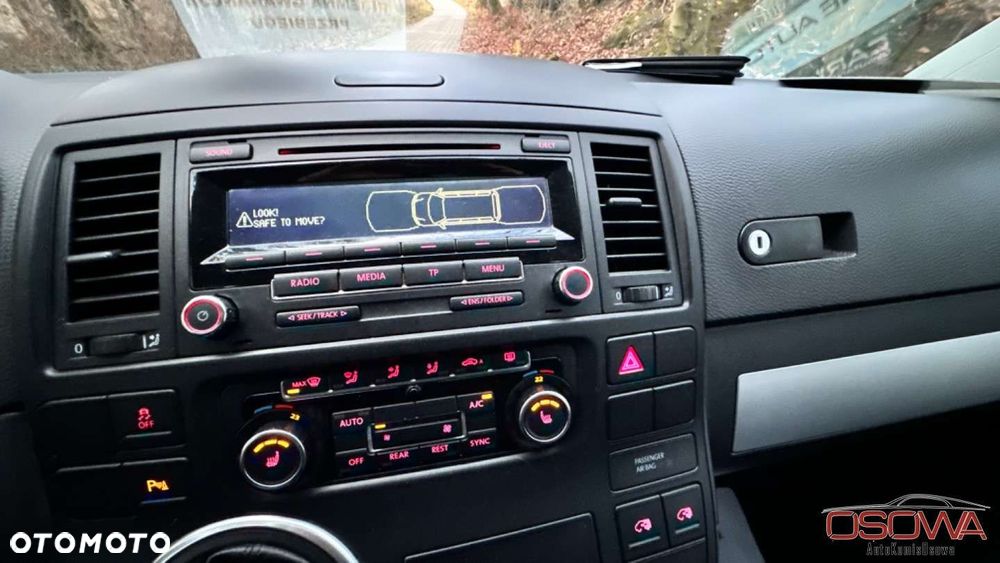 Volkswagen Multivan - 25