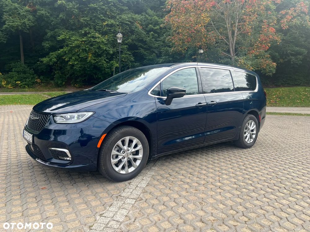 Chrysler Pacifica - 4