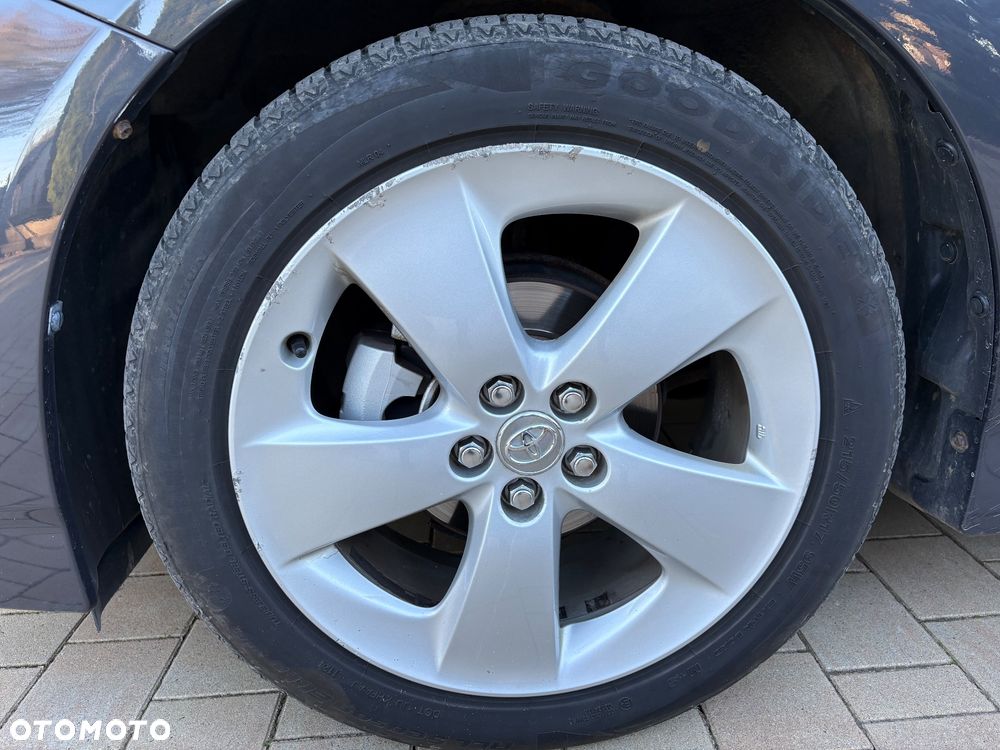 Toyota Prius (Hybrid) - 16