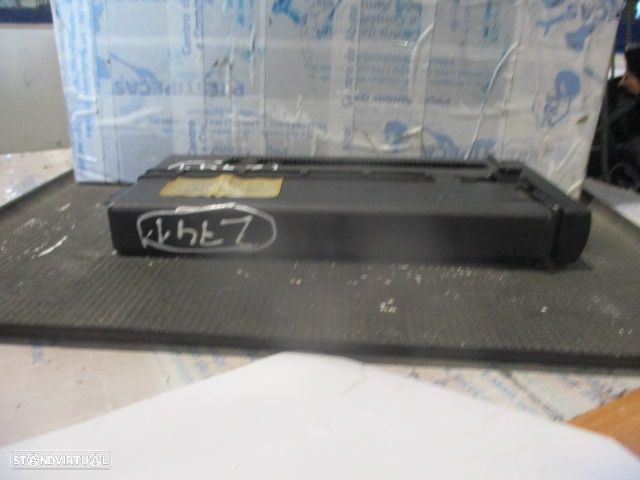 Grelha Friso 8P0941561 AUDI A3 2003 2.0 TDI 0P PORTA CARTOES - 4