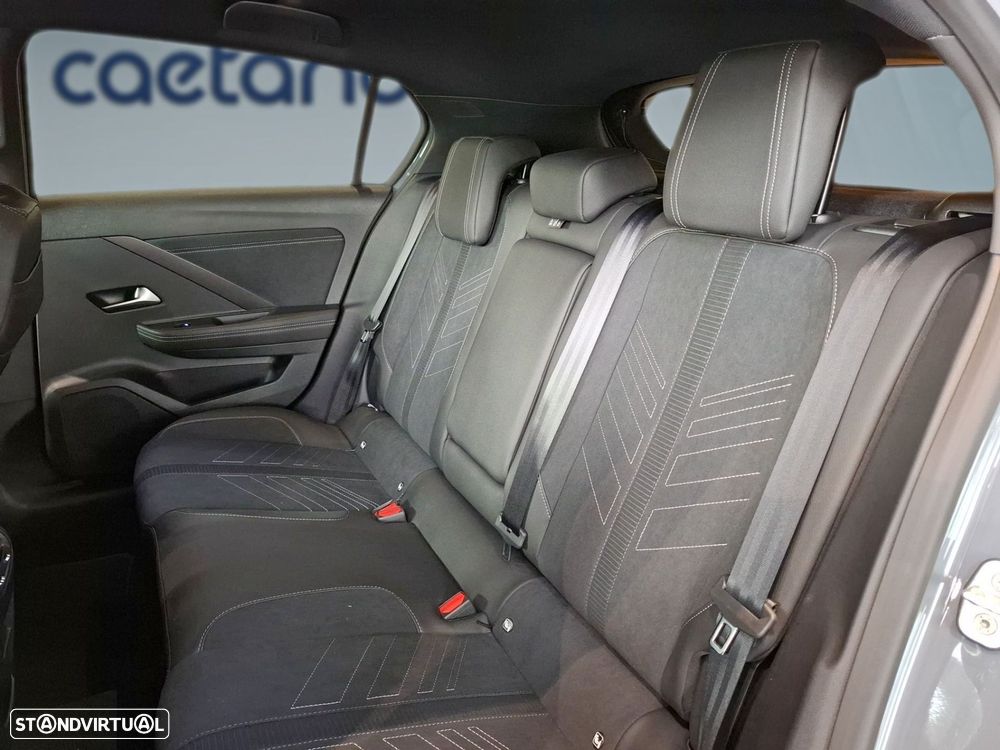 Opel Astra 1.2 T Hybrid GS eDCT — fotografia 6