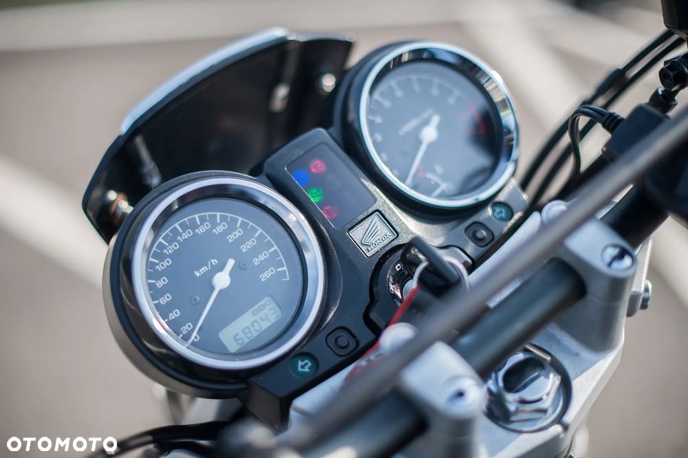 Honda Hornet - 12
