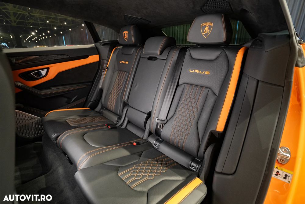 Lamborghini URUS - 35