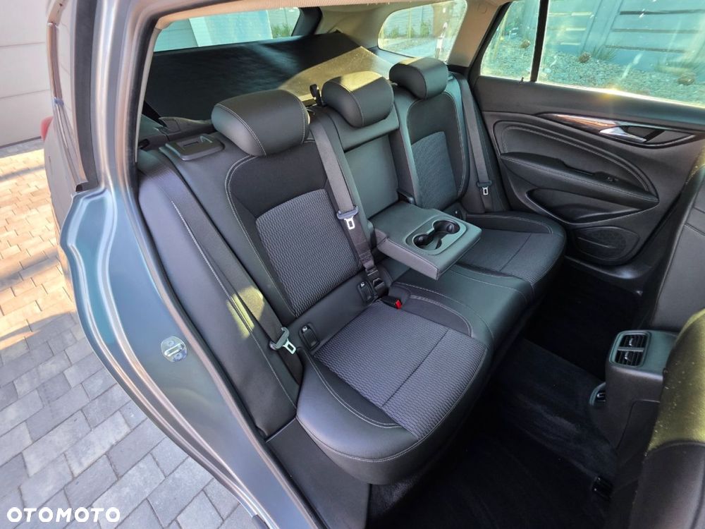 Opel Insignia - 22