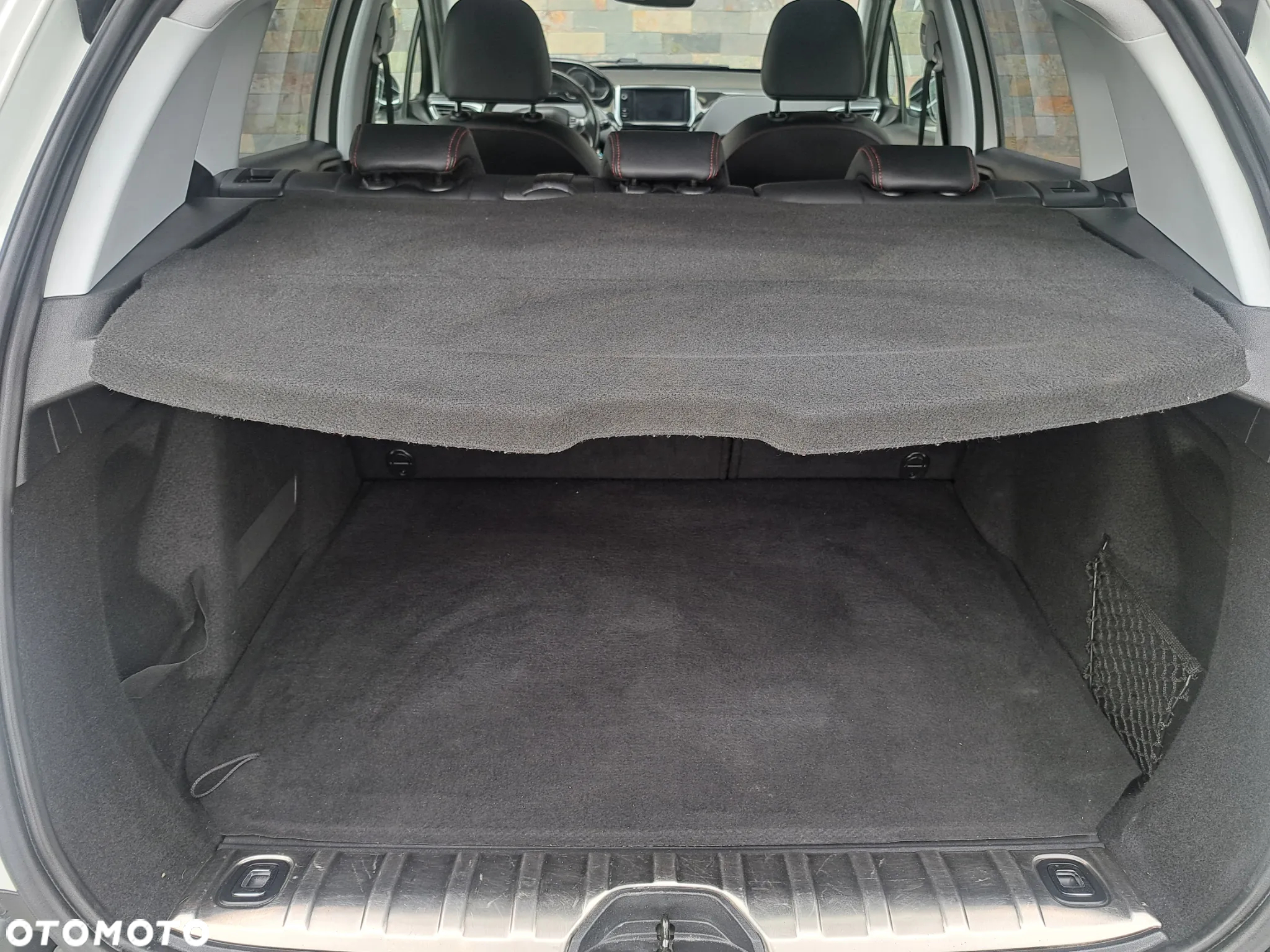 Peugeot 2008 1.2 Pure Tech Allure S&S EAT6 - 13