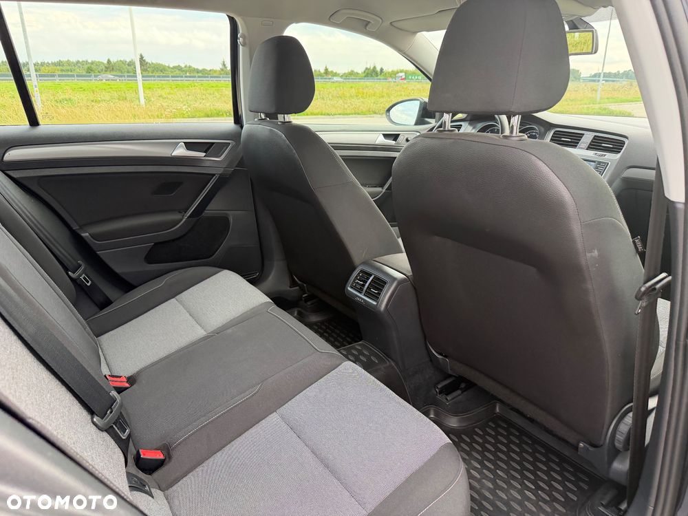 Volkswagen Golf 1.6 TDI BlueMotion Technology Comfortline - 25