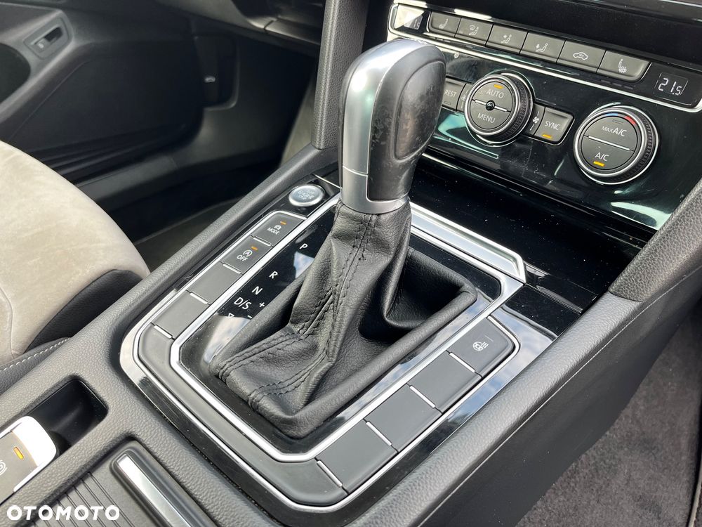 Volkswagen Passat 1.5 TSI EVO Highline DSG - 25