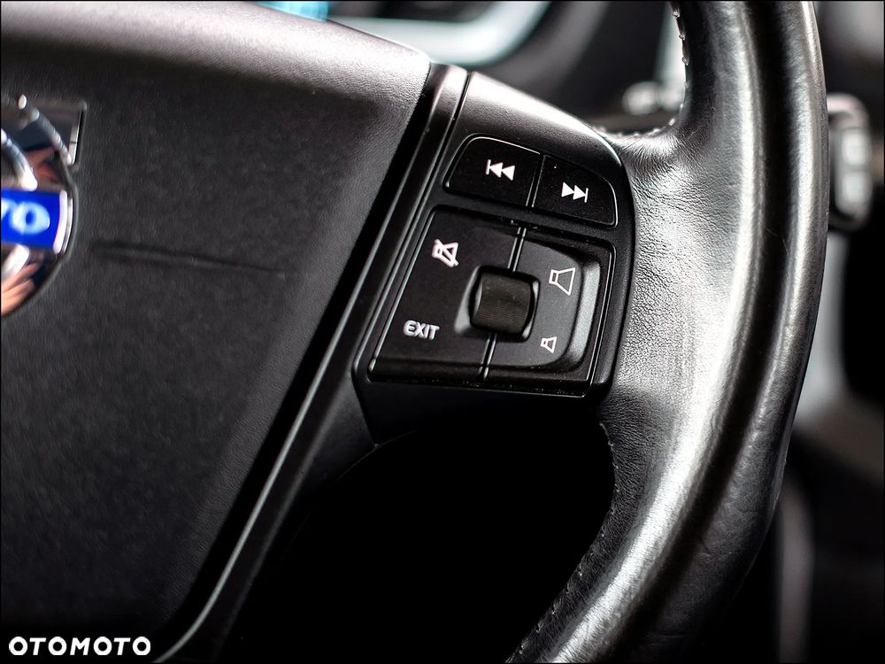 Volvo V40 Cross Country - 19