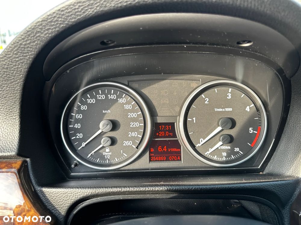BMW Seria 3 318d - 16