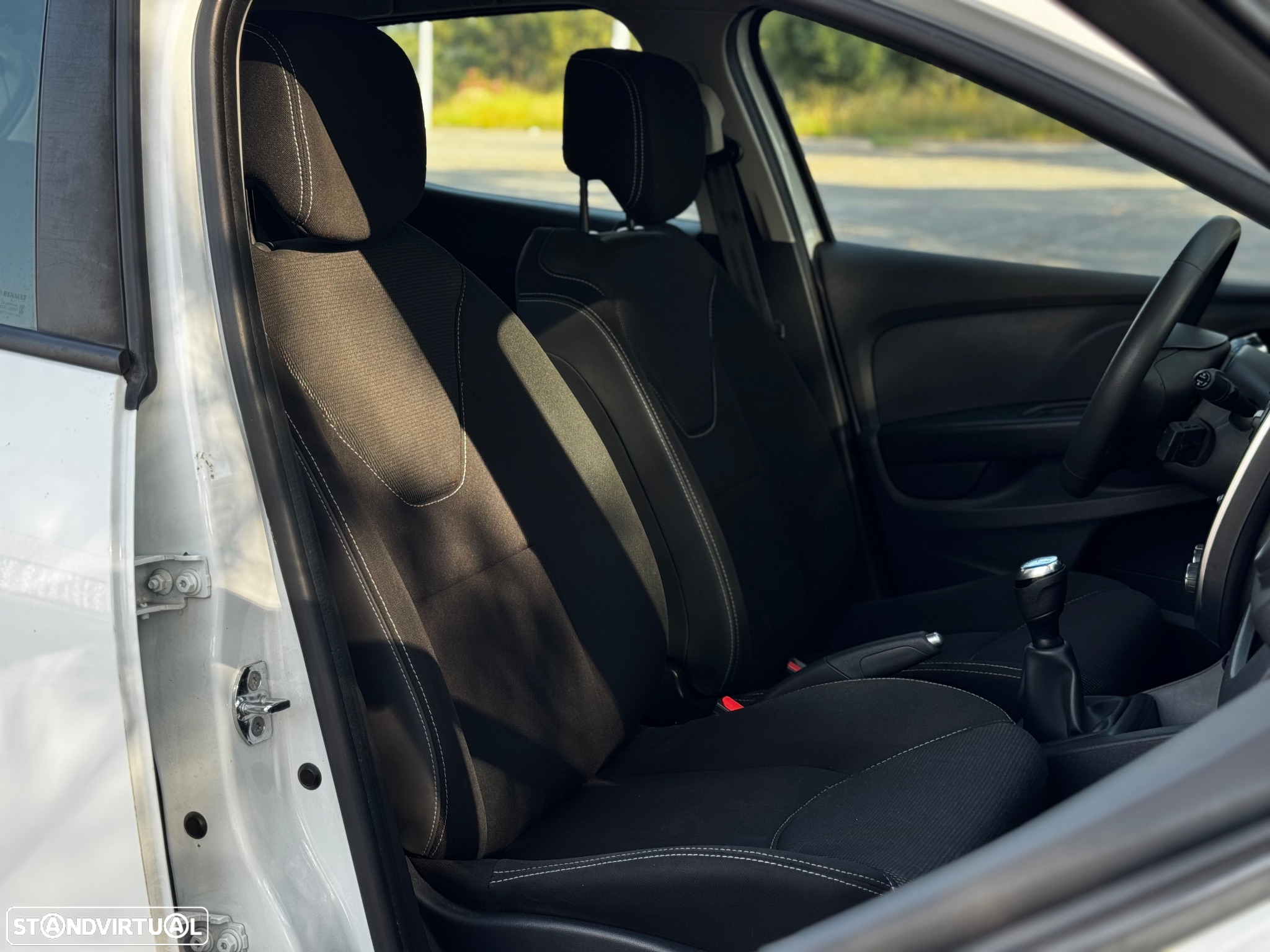Renault Clio 1.5 dCi Zen - 9