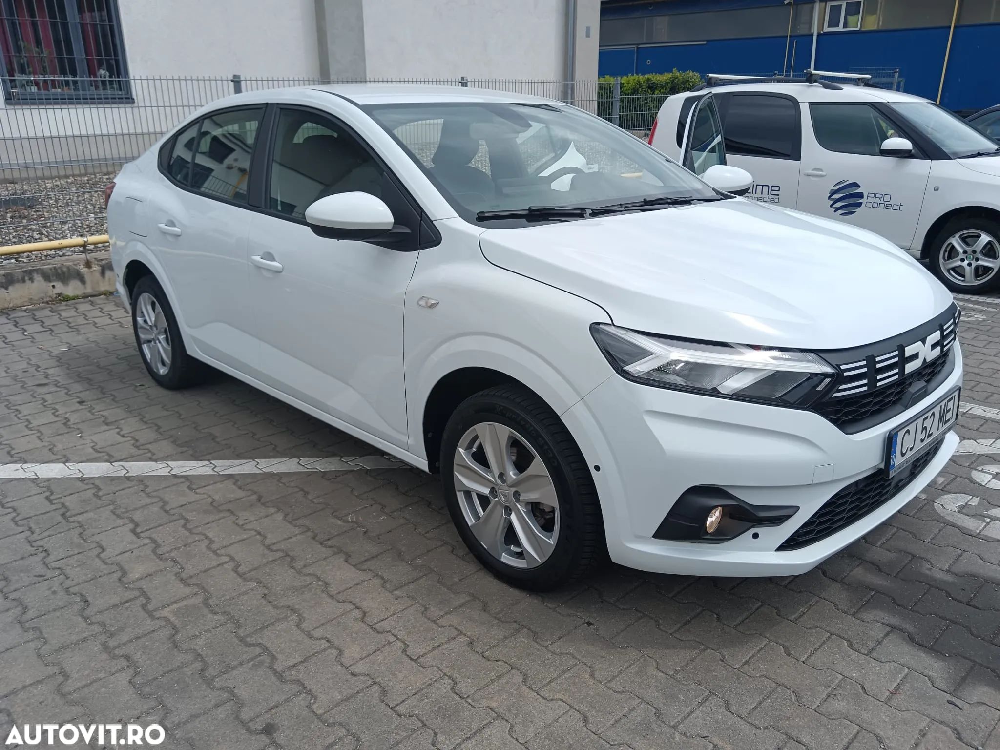 Dacia Logan TCe 90 MT5 Essential - 1