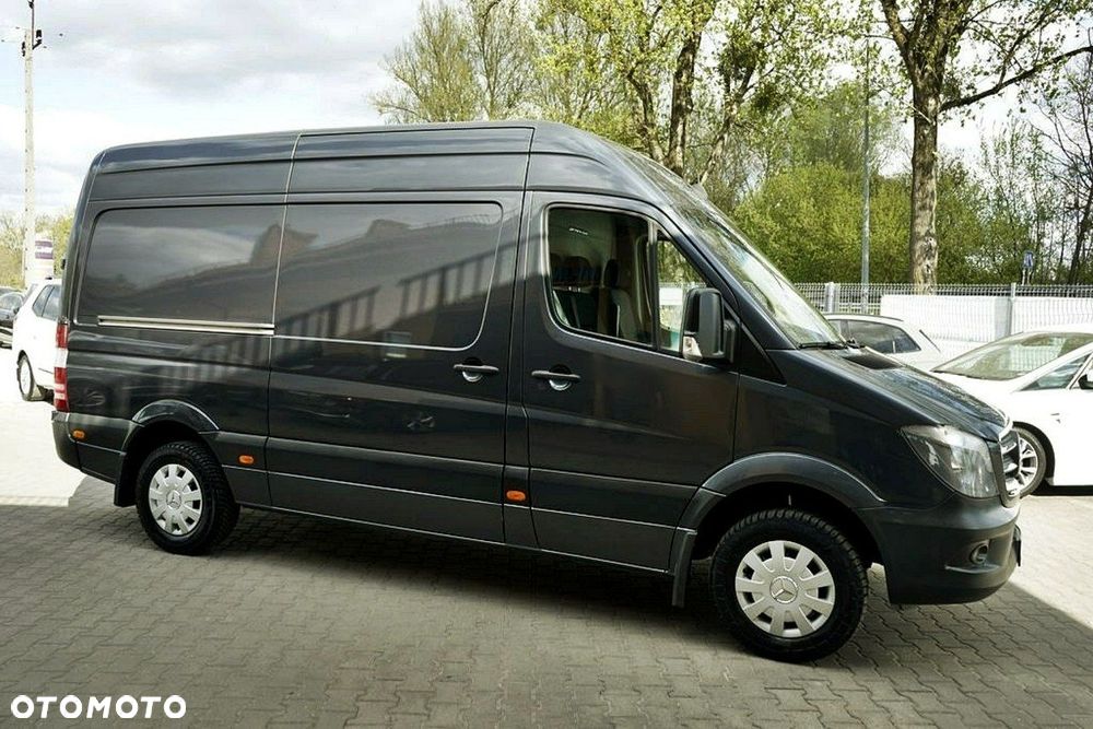 Mercedes-Benz Sprinter - 12