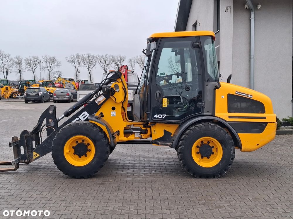 JCB 407 - 2