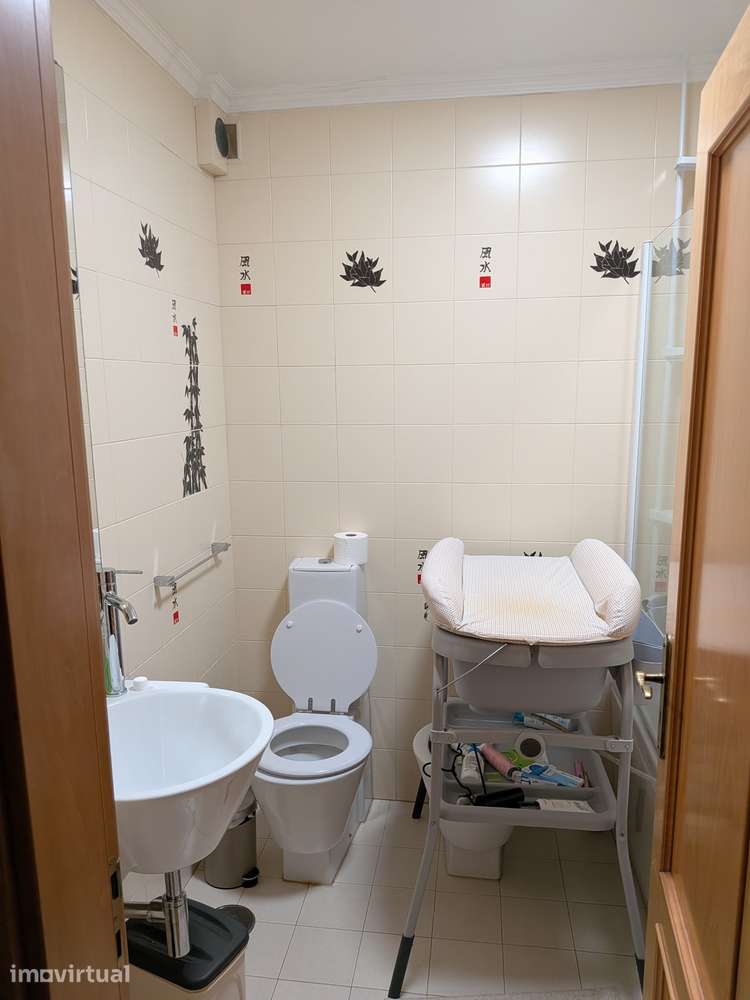 Apartamento T3 situado na Quinta da Várzea com terraço de 47m2 - Grande imagem: 4/23