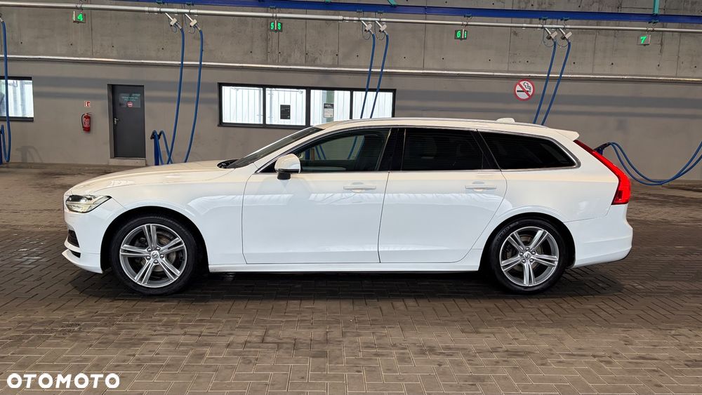 Volvo V90 D4 SCR Momentum Pro - 2