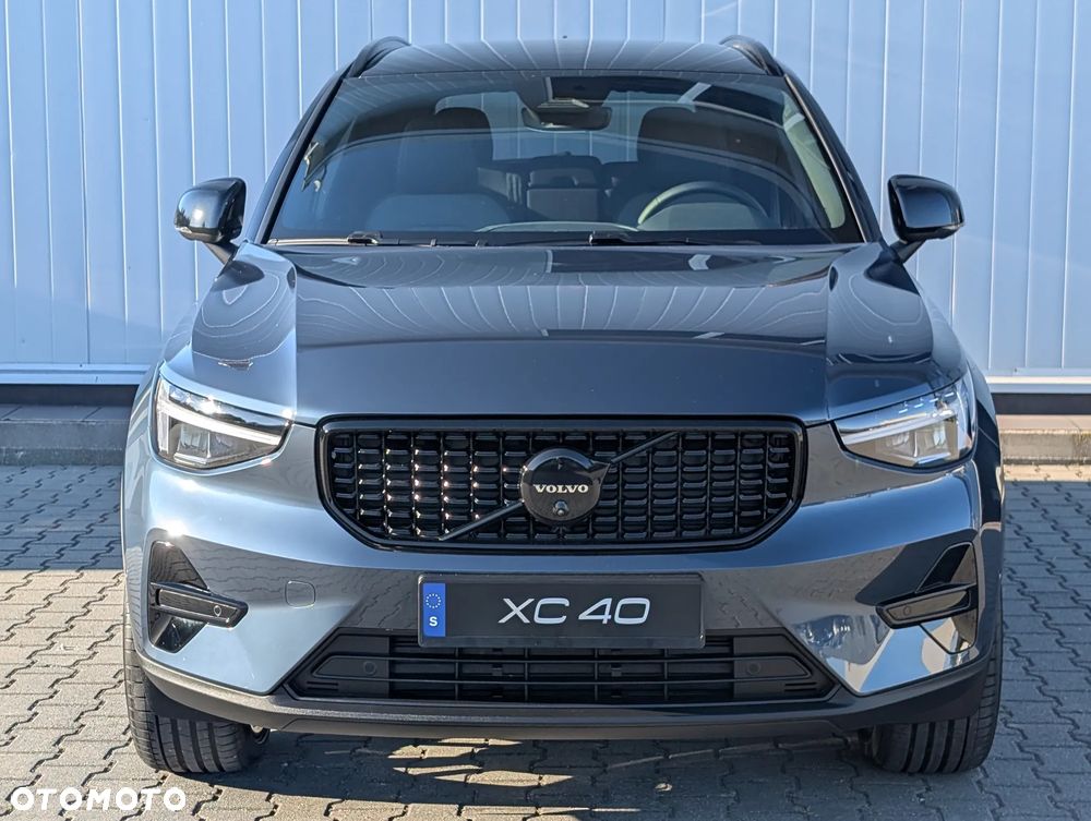 Volvo XC 40 B4 AWD Ultimate Dark - 13