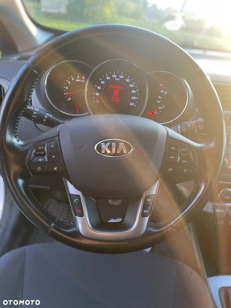 Kia Rio - 16
