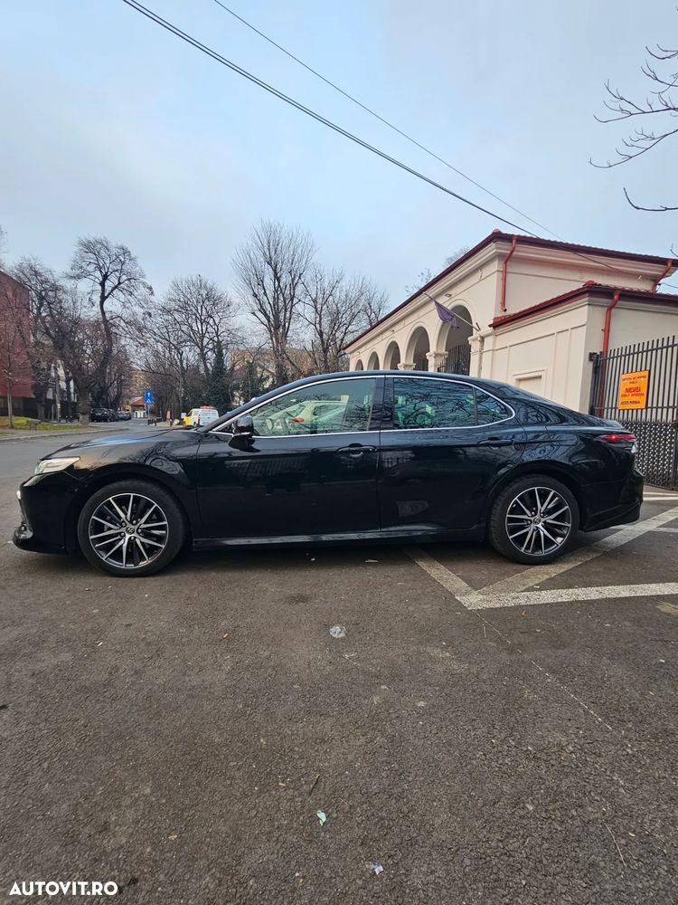 Toyota Camry Executive - 8